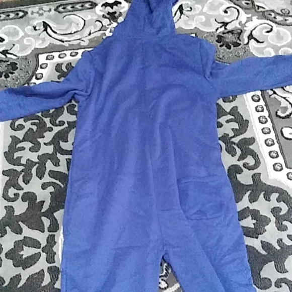 Mens superman cover all? - Picture 3 of 7